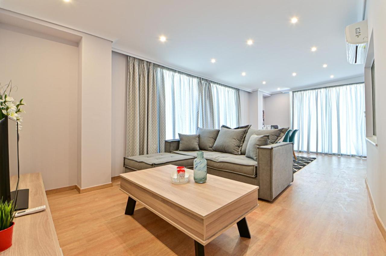Charming Apartment With A Sea View Terrace Pireu Exterior foto